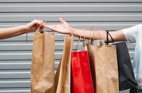 «De-Influencing» and Mindful Consumption: Strategies to Curb Compulsive Spending